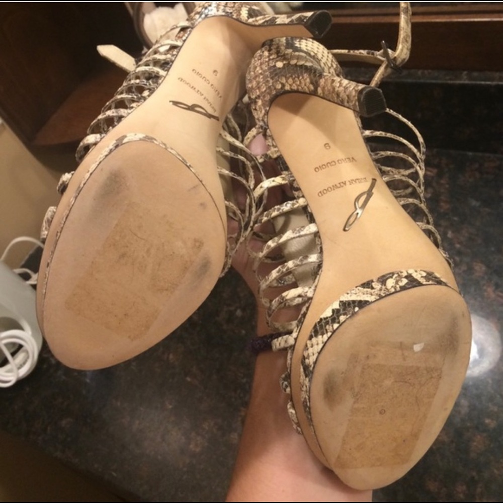 B by BRIAN ATWOOD || Size 9 - Picture 3 of 4
